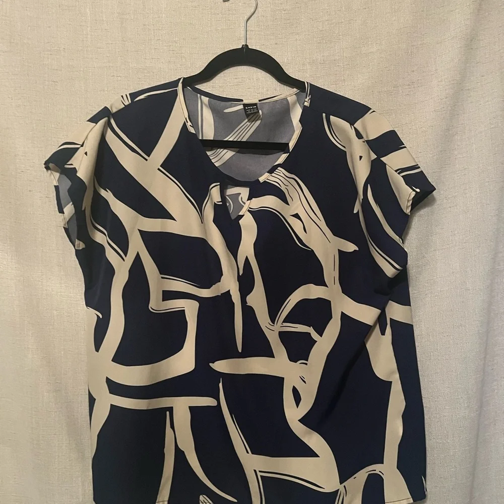 Shein Navy and White Abstract Women's Top XL - Picture 1 of 4